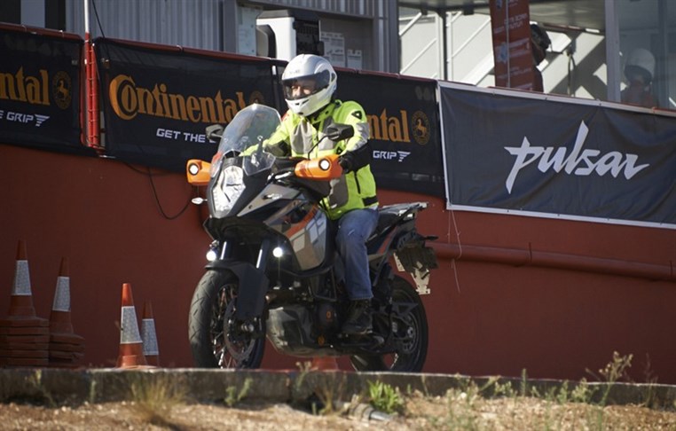 Lebanese motorcycles riders skill and awareness is improving!